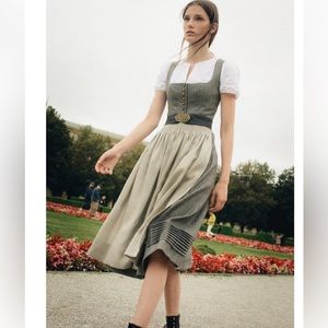 NWT Gottseidank gray dirndl Mona size 34